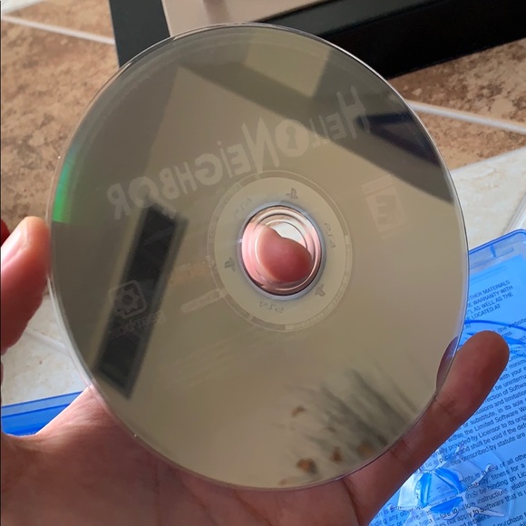 Hello Neighbor (PS4) - Picture 3 of 3